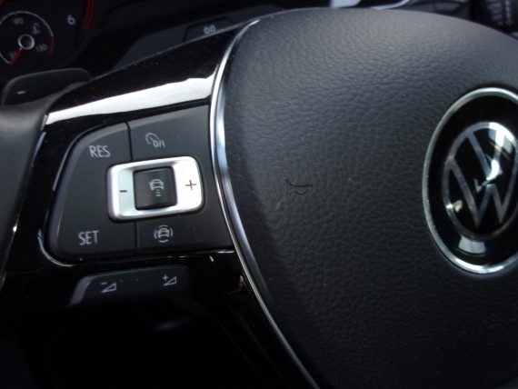 VOLKSWAGEN T-Roc T-Roc TDI DSG-006.jpg